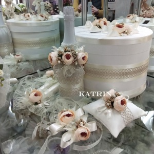 сватбени аксесоари,svatbeni komplekti,сватбени комплекти,сватбени кошници,шампанско,подаръчета за гостите,късметчета за хвърляне,китии за пари,книги за пожелания svatbeni aksesoari,svatba podaracheta za gostite,ukrasi swatbeni aksesoari